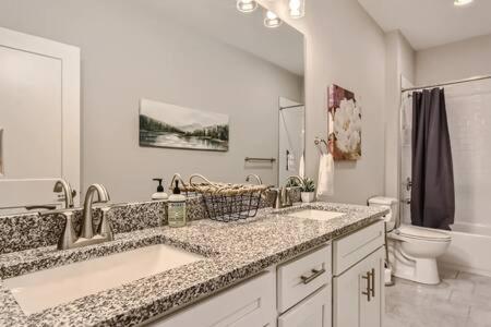 New Build 5 Min To Broadway Sleeps 10 Vila Nashville Exterior foto